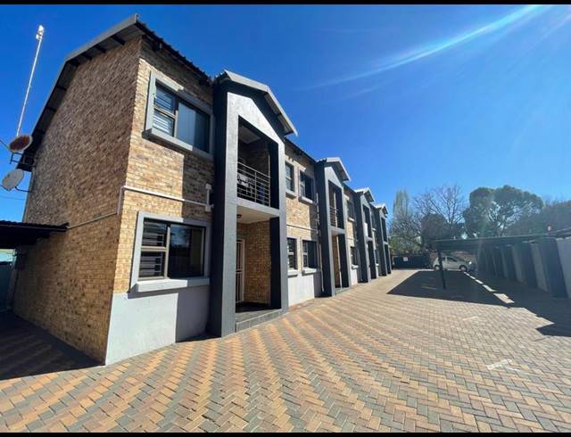 2 BEDROOM PROPERTY TO RENT IN BULT WEST